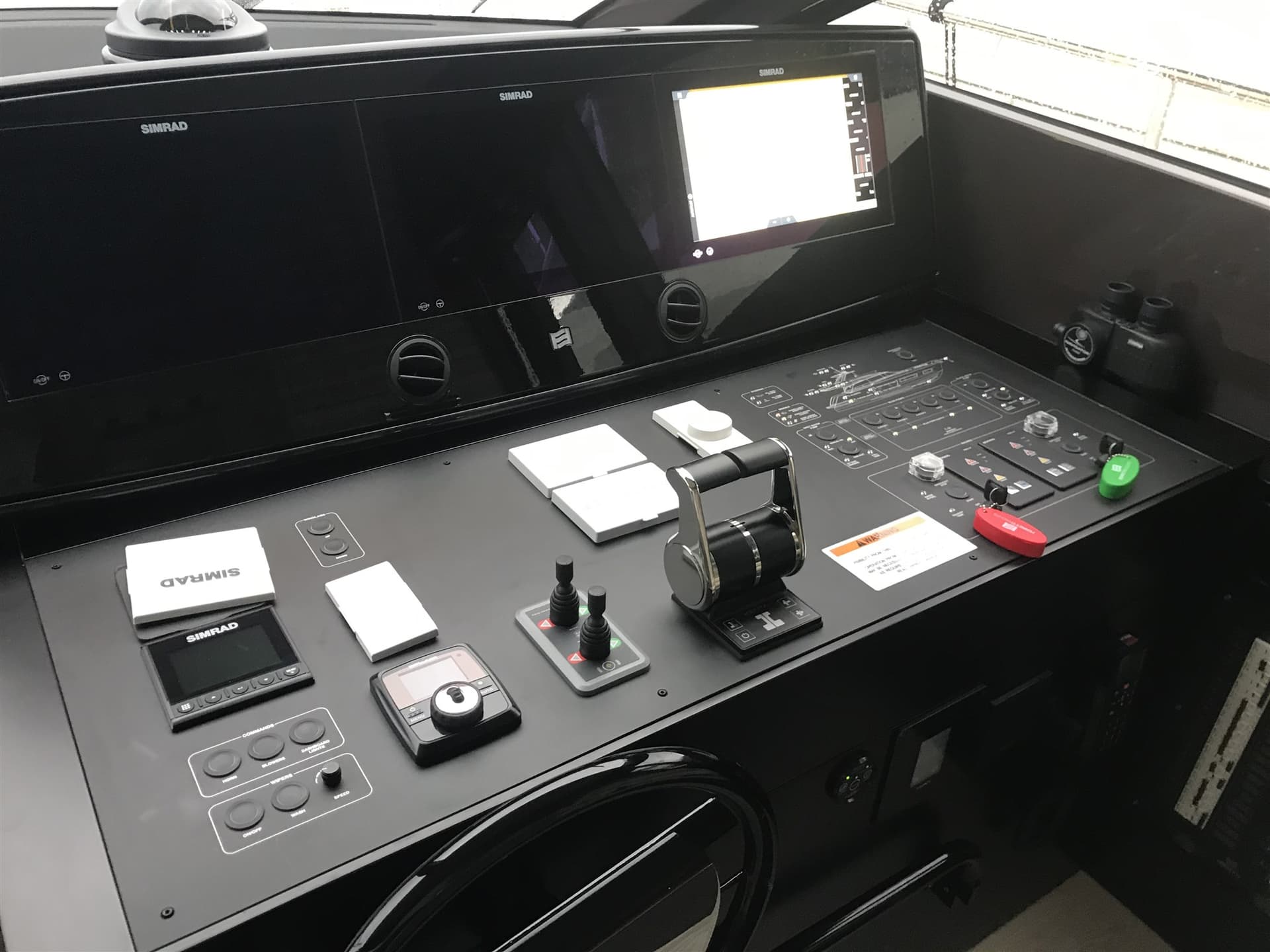 Ferretti Yachts 670 usato - foto hero 12