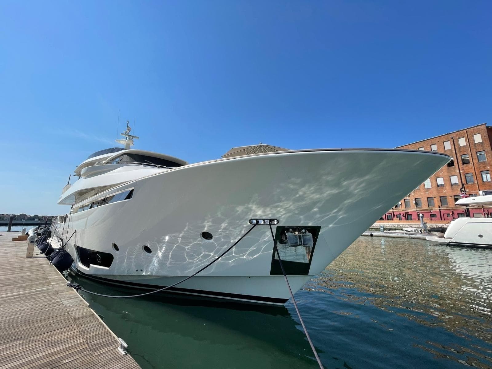 Custom Line Navetta 28 used - detail 4
