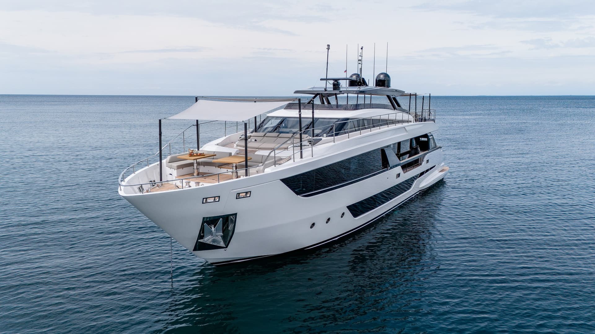 Ferretti Yachts 1000 - Deck View Ferretti Yachts 1000 - Deck View