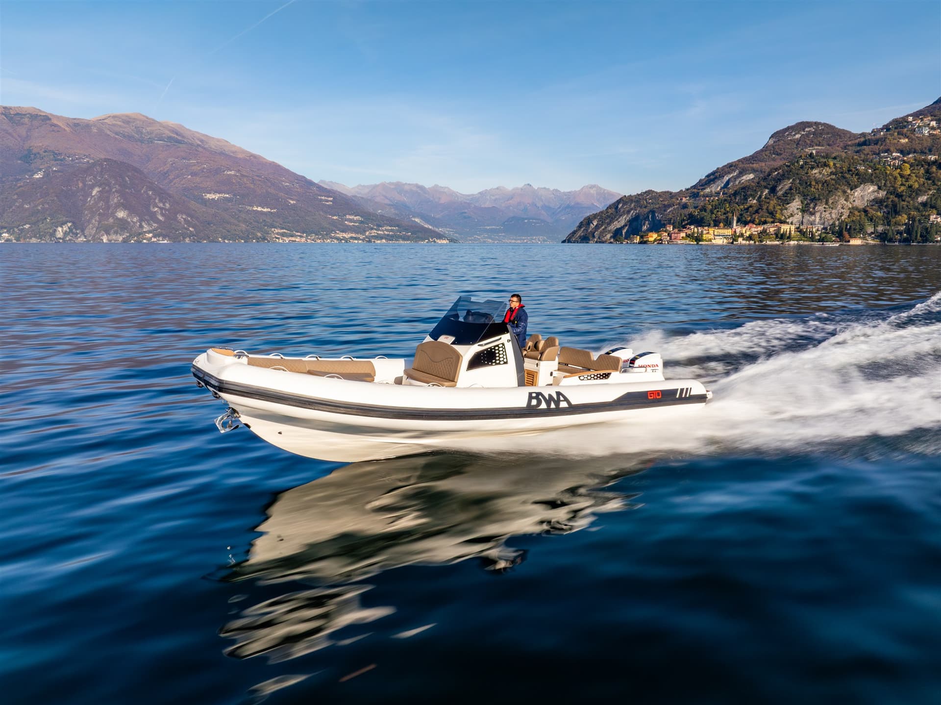 BWA 328 Gto - Deck View BWA 328 Gto - Deck View