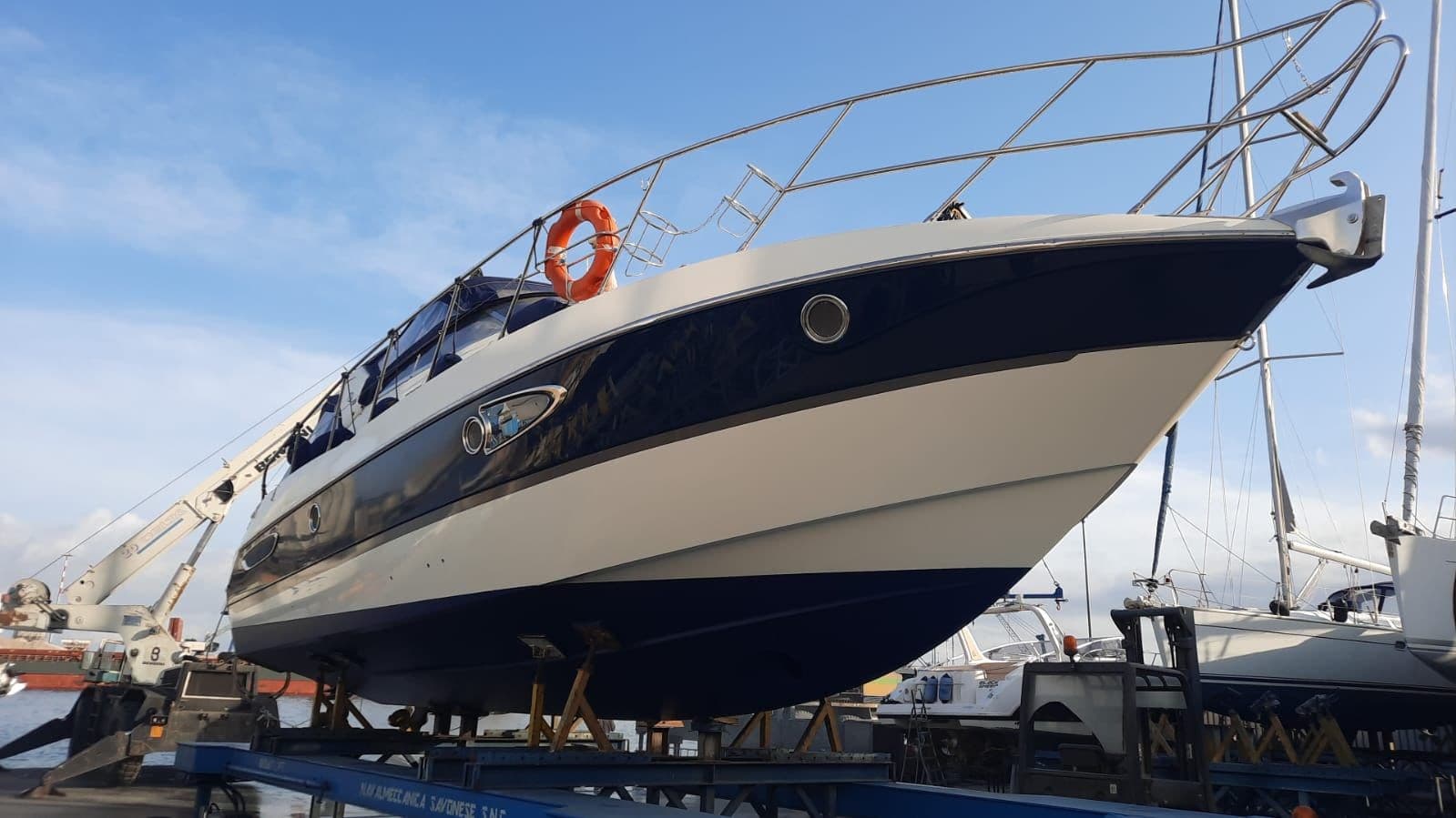 Cranchi Zaffiro 36 - Detail View 1 Cranchi Zaffiro 36 - Detail View 1