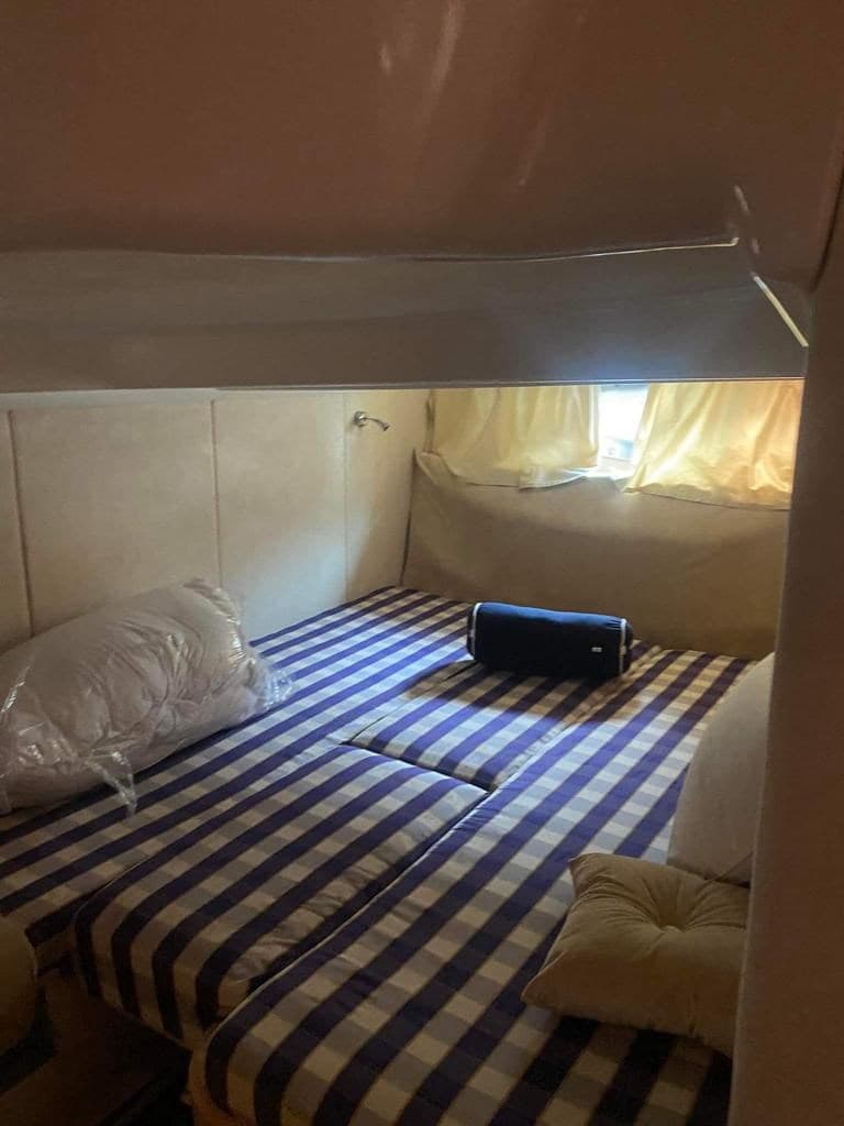 Cranchi Zaffiro 36 - Deck View Cranchi Zaffiro 36 - Deck View