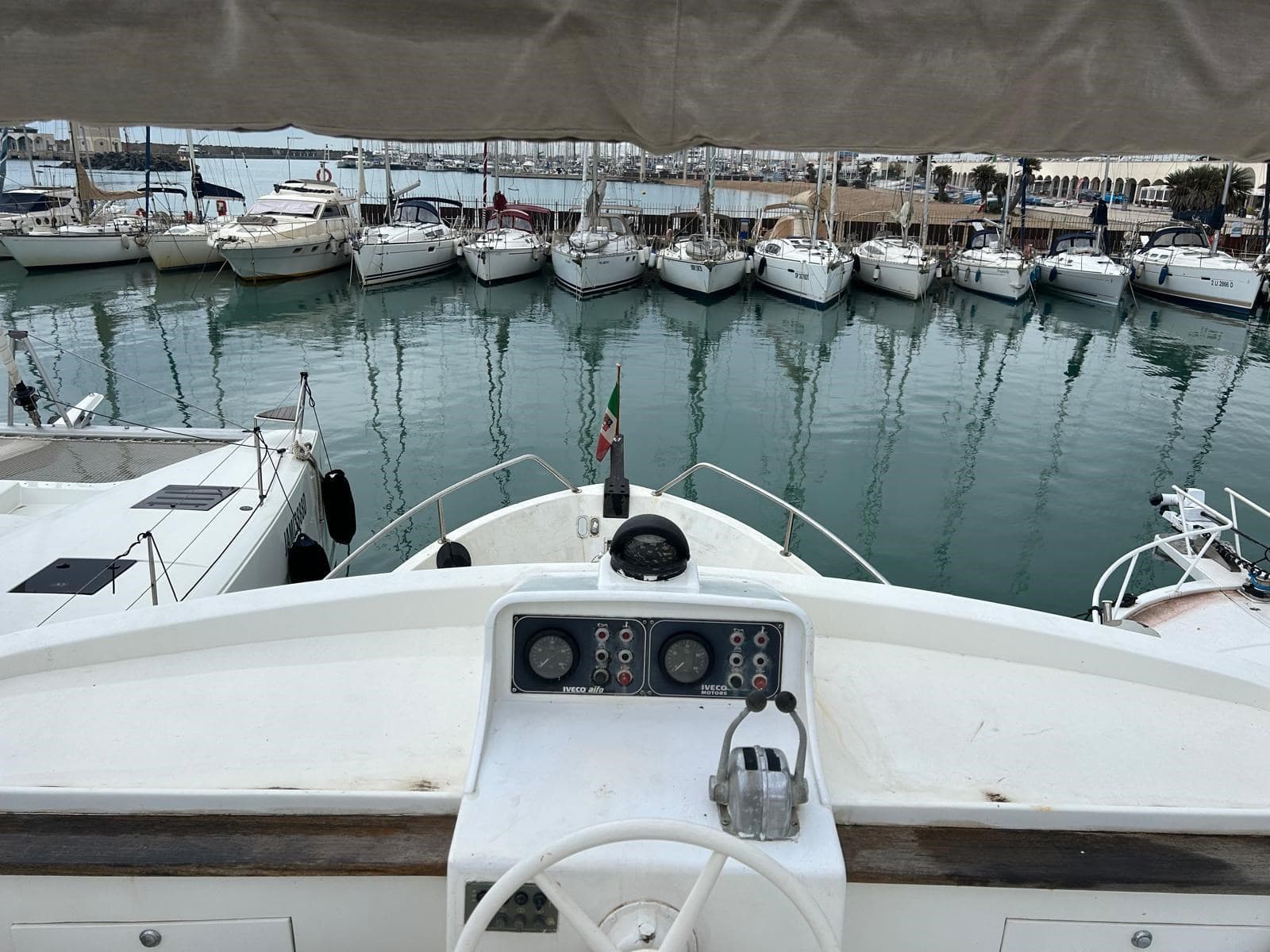 Halmatic Butler 40 - Deck View Halmatic Butler 40 - Deck View