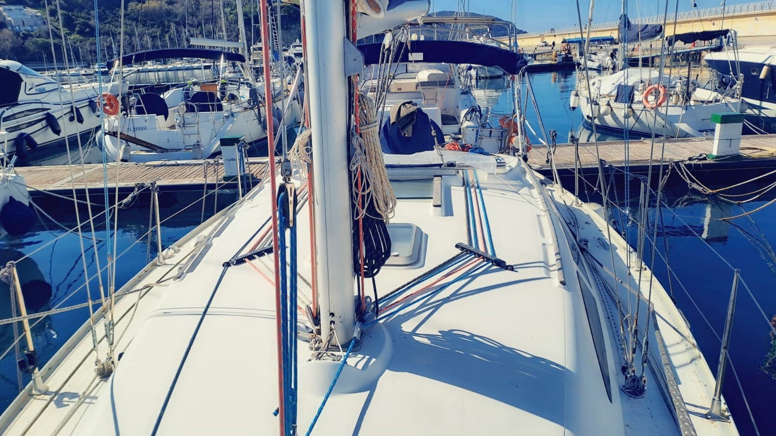 Jeanneau Sun Odyssey 37’ - Deck View Jeanneau Sun Odyssey 37’ - Deck View