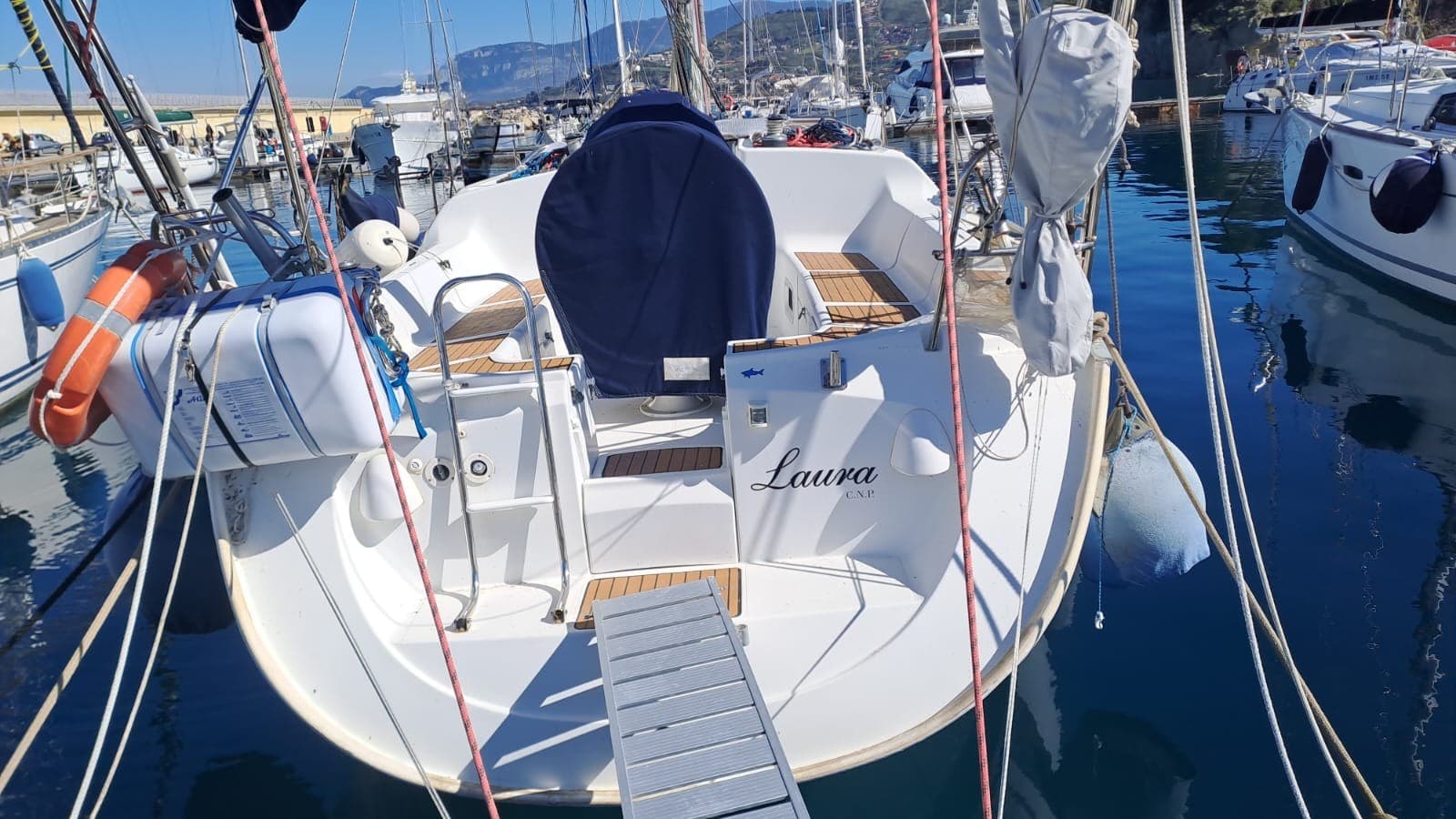 Jeanneau Sun Odyssey 37’ - Detail View 1 Jeanneau Sun Odyssey 37’ - Detail View 1