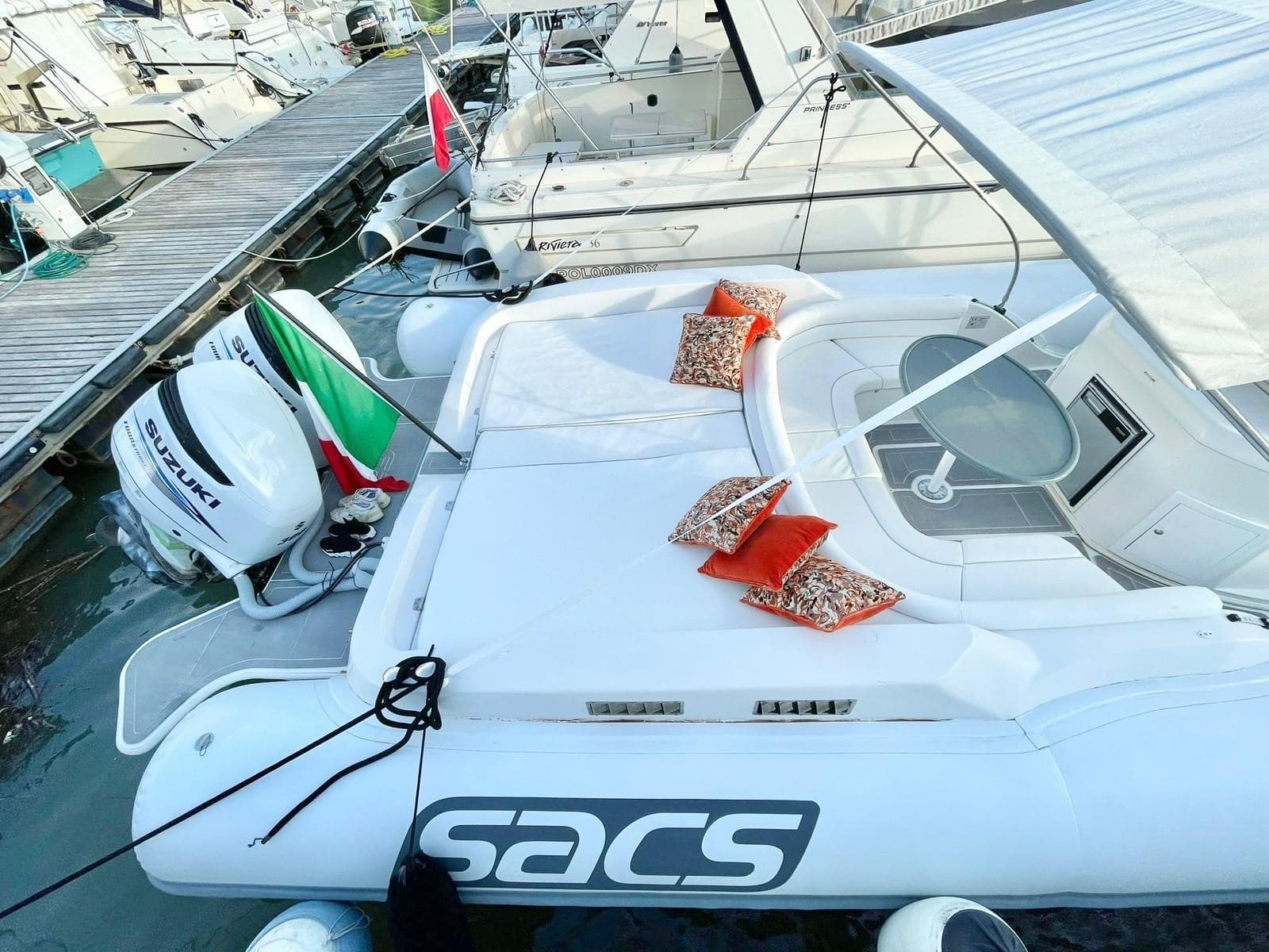 SACS S 42 Stratos - Detail View 1 SACS S 42 Stratos - Detail View 1