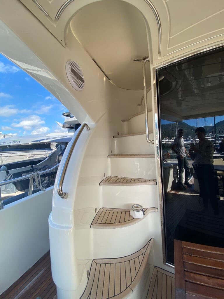 Dominator Yachts 680 - Interior View Dominator Yachts 680 - Interior View