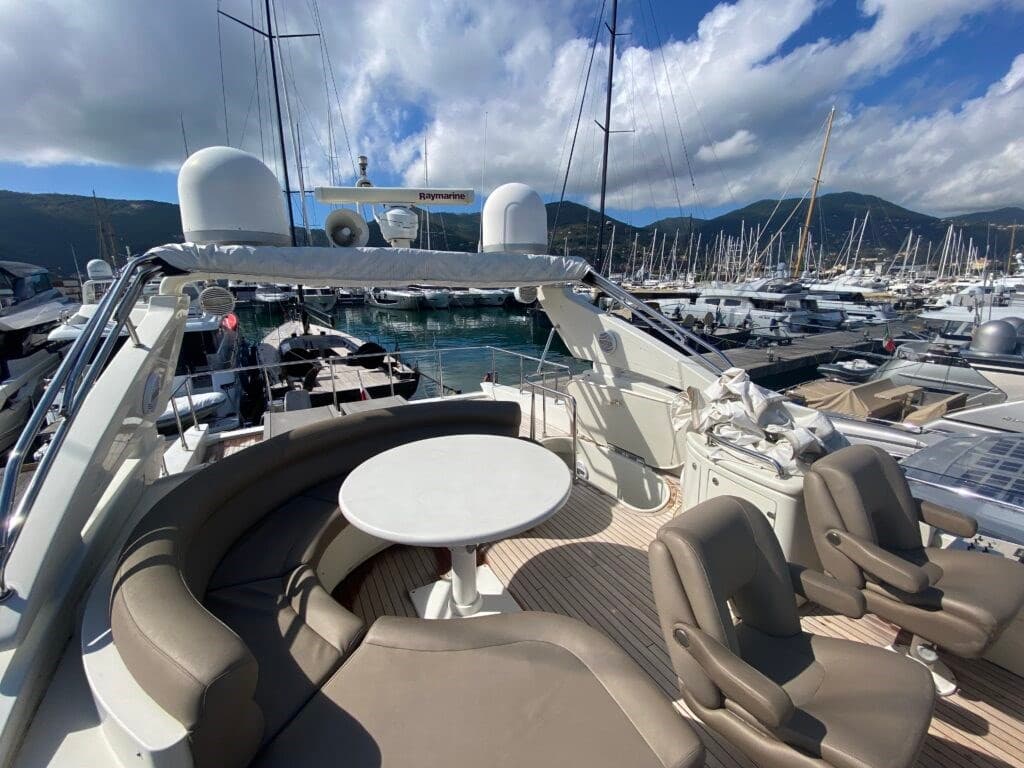 Dominator Yachts 680 used - hero image 8