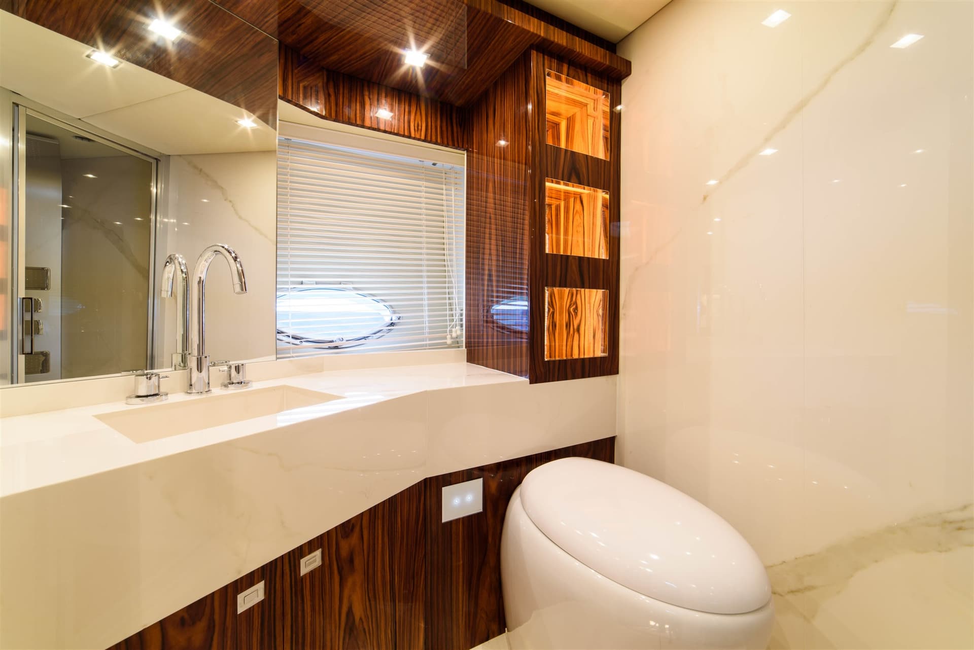 Sunseeker Predator 68 - Interior View Sunseeker Predator 68 - Interior View