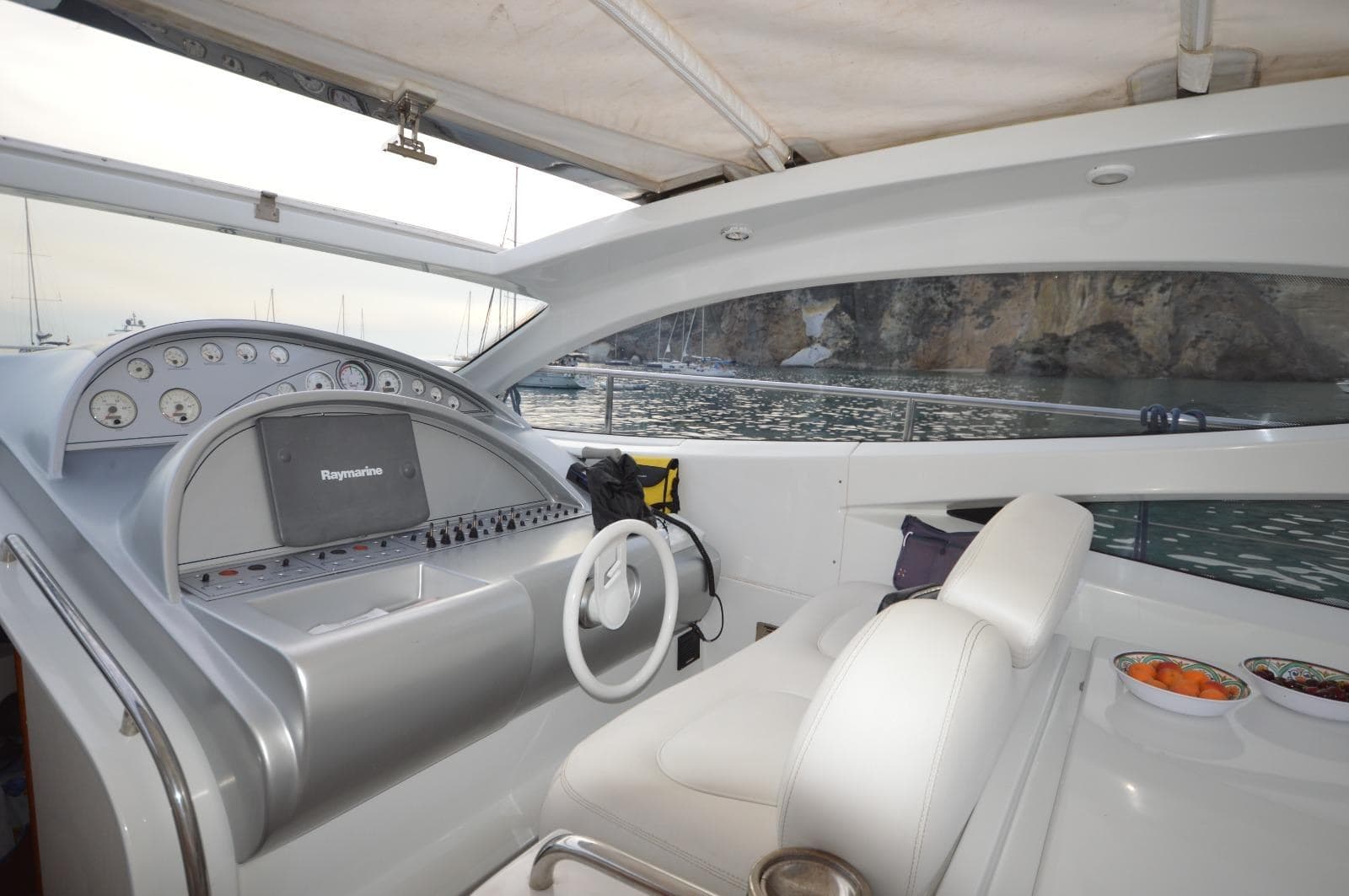 Pershing Pershing 52' - Deck View Pershing Pershing 52' - Deck View