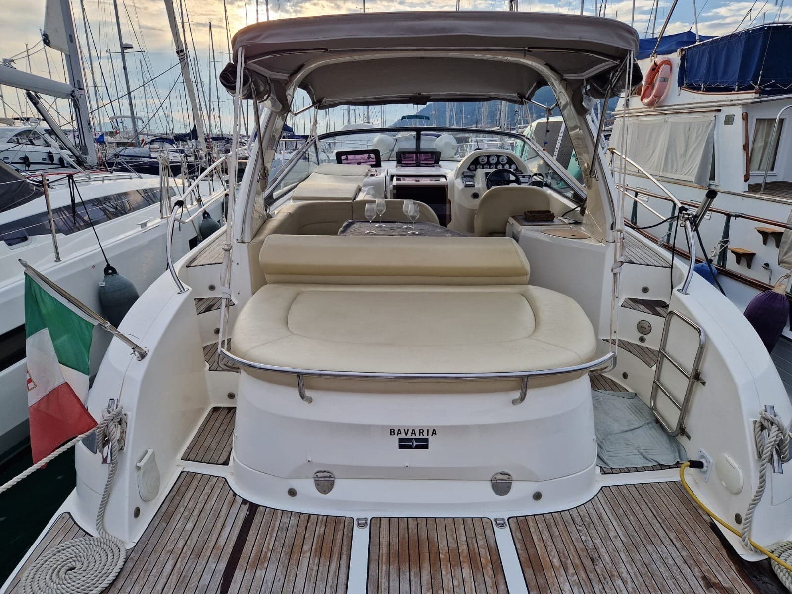 Bavaria 34 Sport - Interior View Bavaria 34 Sport - Interior View