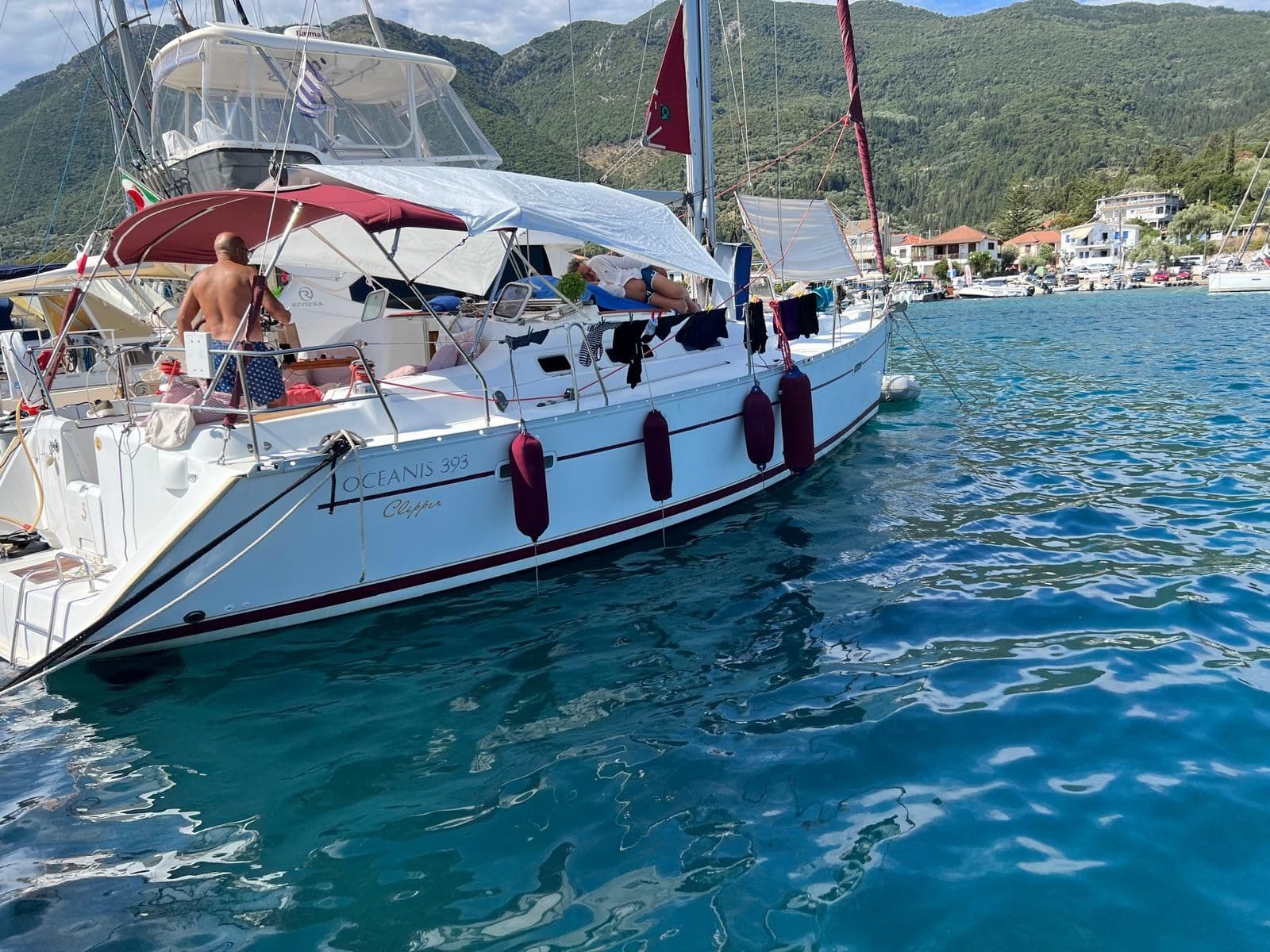 Beneteau Oceanis 393 Clipper - Detail View 1 Beneteau Oceanis 393 Clipper - Detail View 1