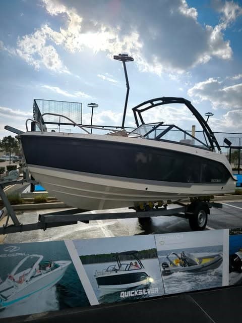 Quicksilver Bowrider 605 usato - foto hero 2