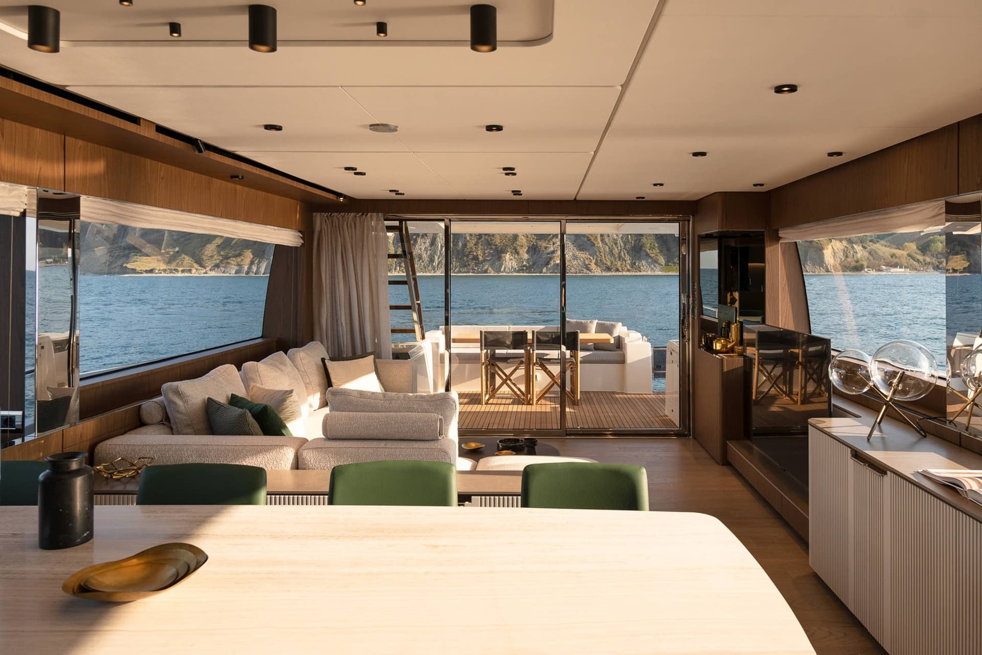 Ferretti Yachts FERRETTI 780 usato - foto hero 7