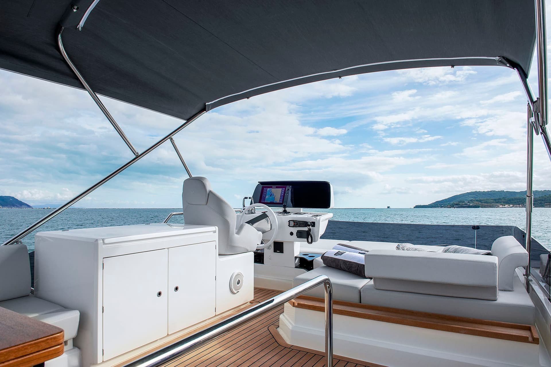 Ferretti Yachts 500 - Deck View Ferretti Yachts 500 - Deck View
