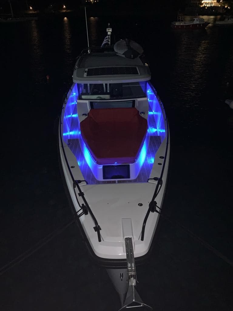 Axopar 37 XC Cross Cabin used - hero image 11