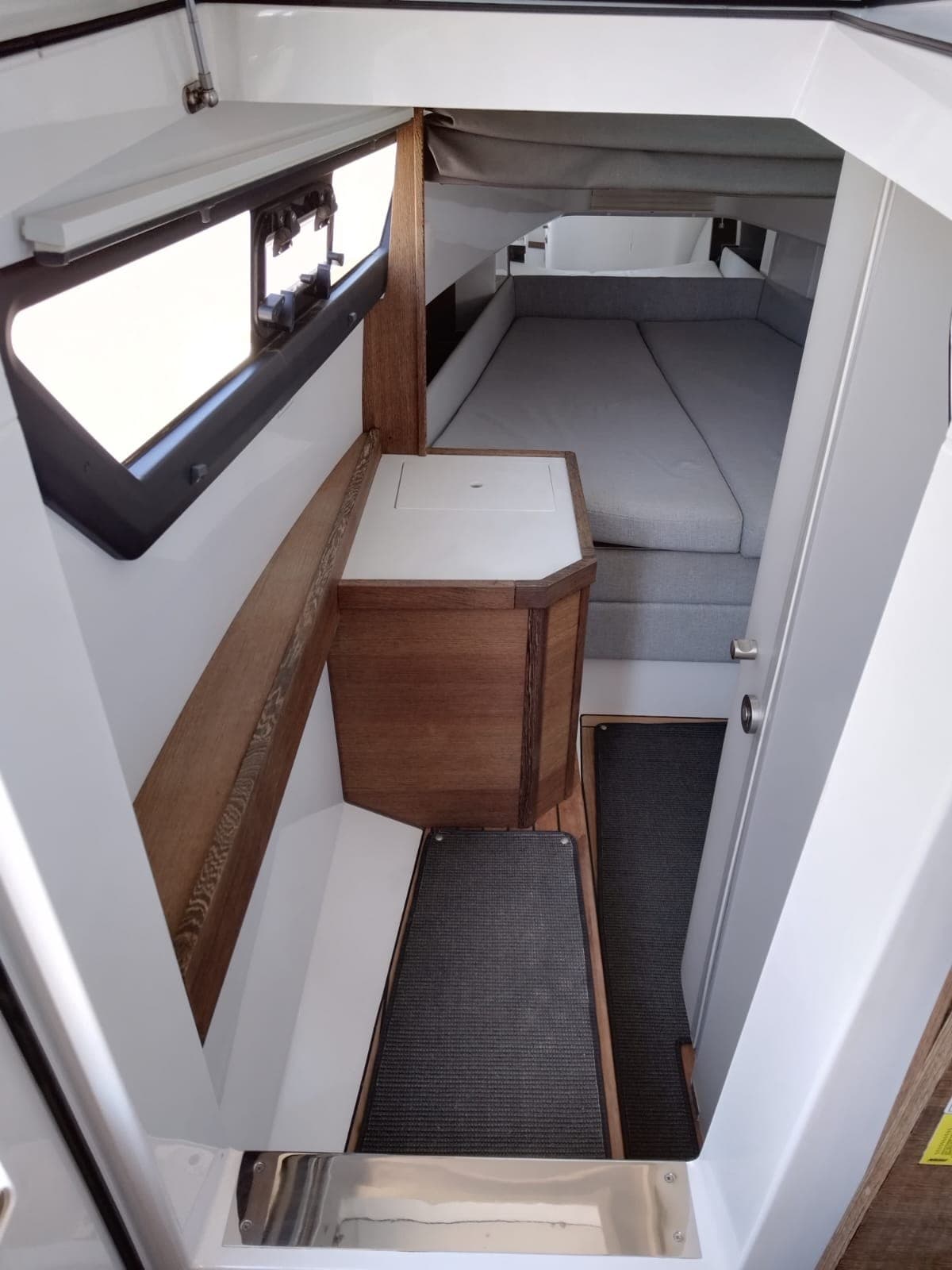 Axopar 37 XC Cross Cabin used - hero image 8