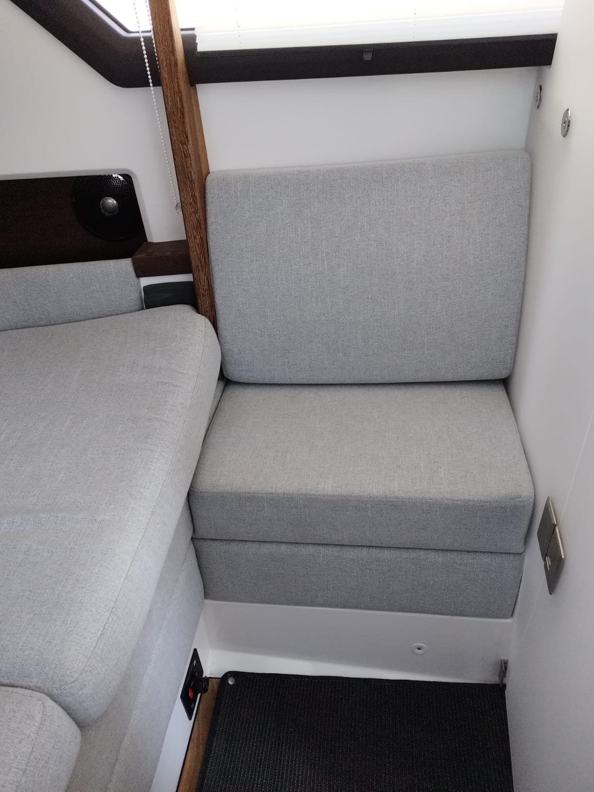 Axopar 37 XC Cross Cabin used - hero image 7