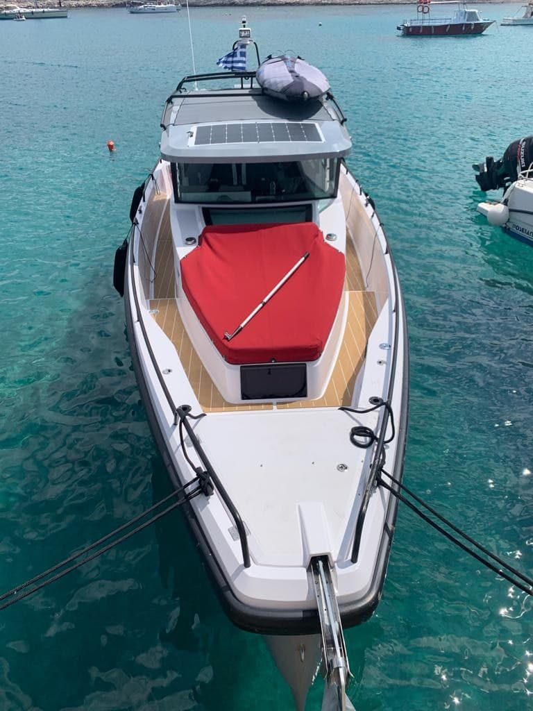 Axopar 37 Xc Cross Cabin - Detail View 1 Axopar 37 Xc Cross Cabin - Detail View 1