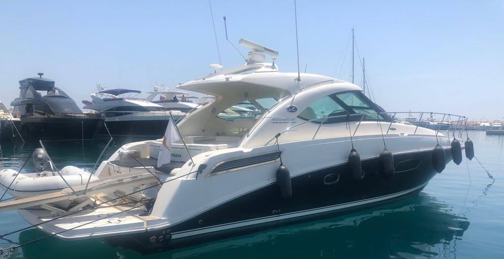 Sea Ray 475 Sundancer - Detail View 1 Sea Ray 475 Sundancer - Detail View 1