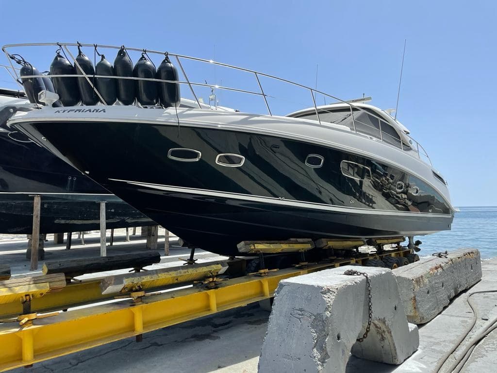 Sea Ray 475 Sundancer - Deck View Sea Ray 475 Sundancer - Deck View