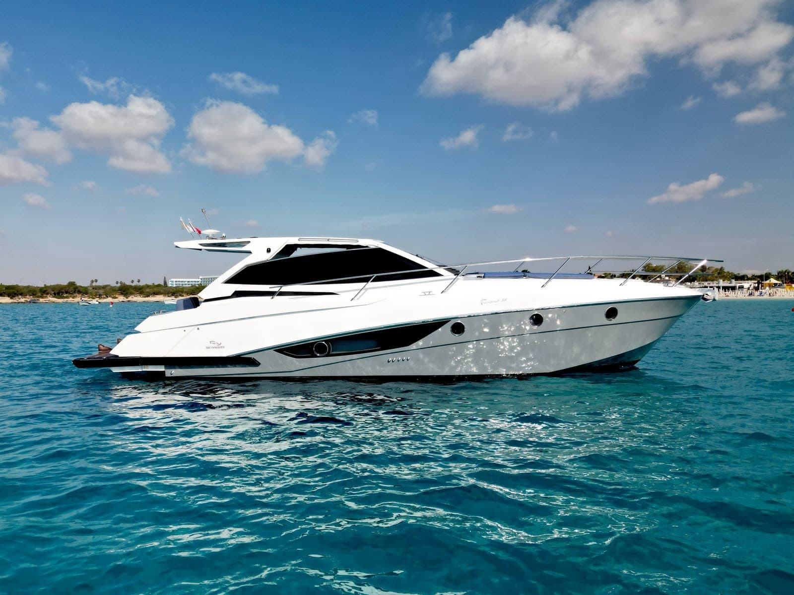 Rio Parana 38 - Main View Rio Parana 38 - Main View