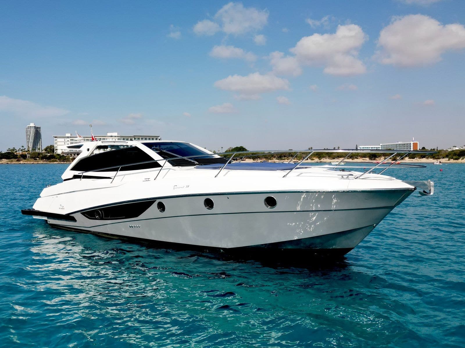 Rio Parana 38 - Interior View Rio Parana 38 - Interior View