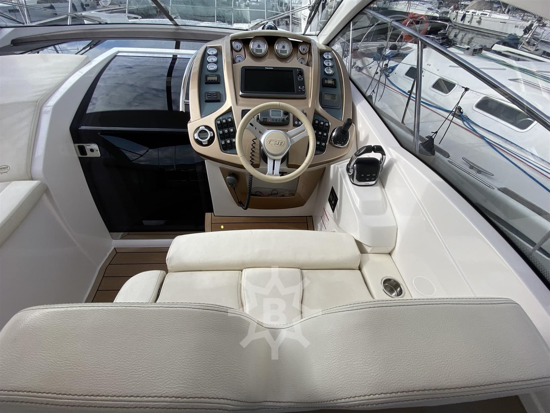 Sessa Marine C38 gebraucht - Hauptbild 8