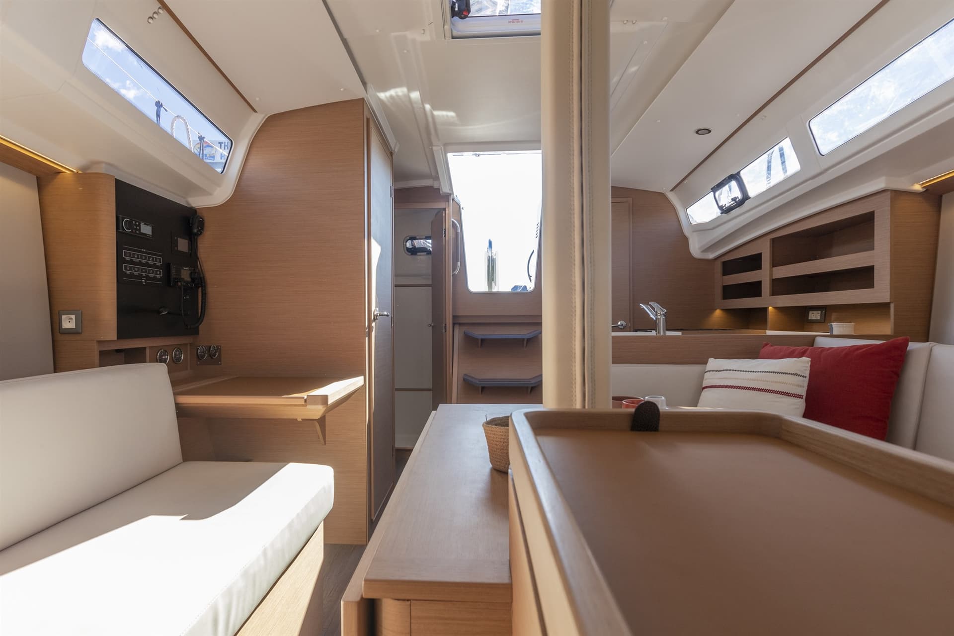 Jeanneau SUN ODYSSEY 380 usato - foto hero 38