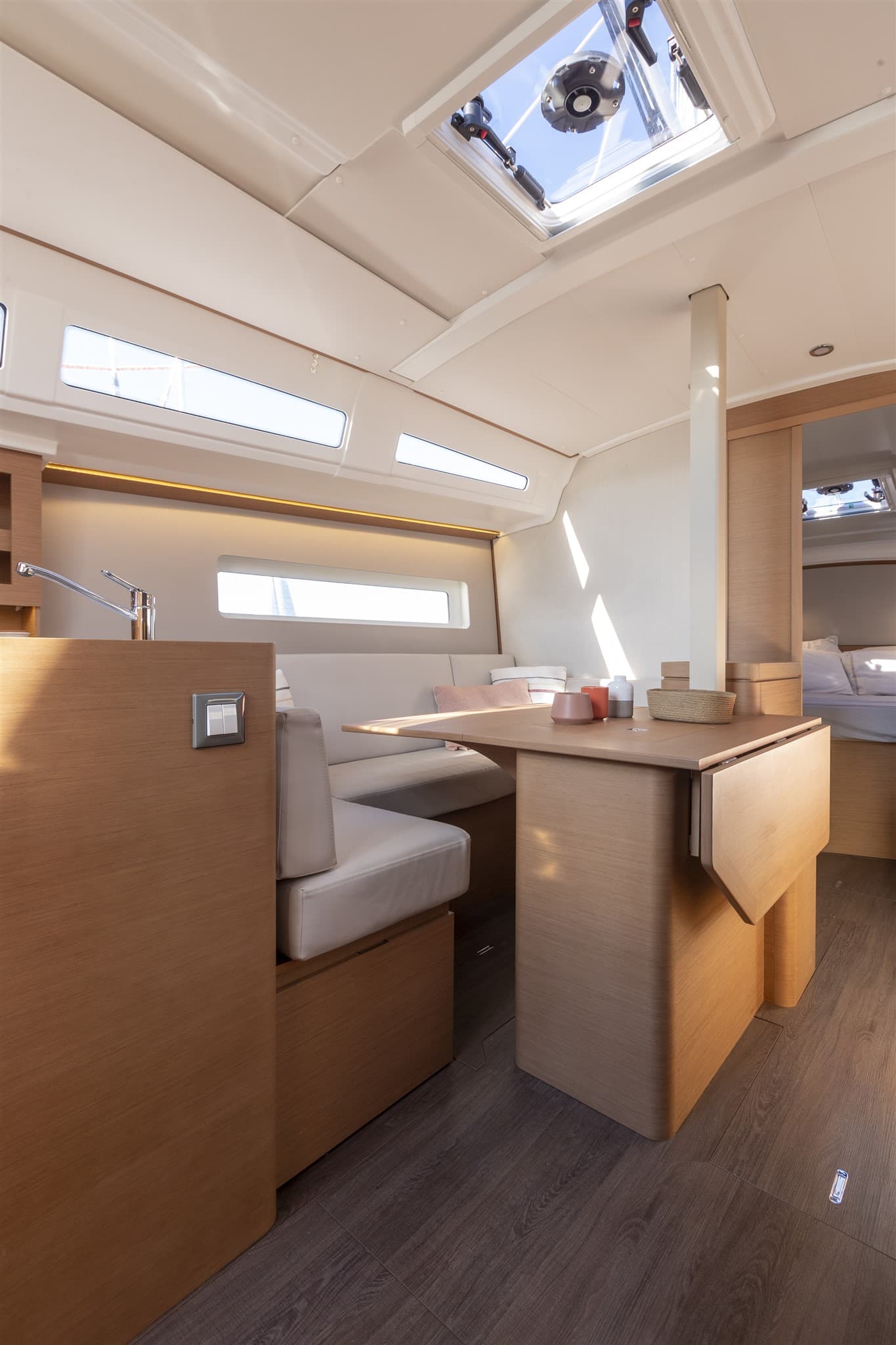 Jeanneau SUN ODYSSEY 380 usato - foto hero 34