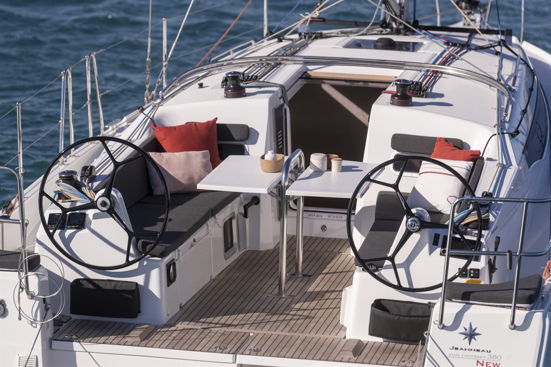 Jeanneau SUN ODYSSEY 380 usato - foto hero 20