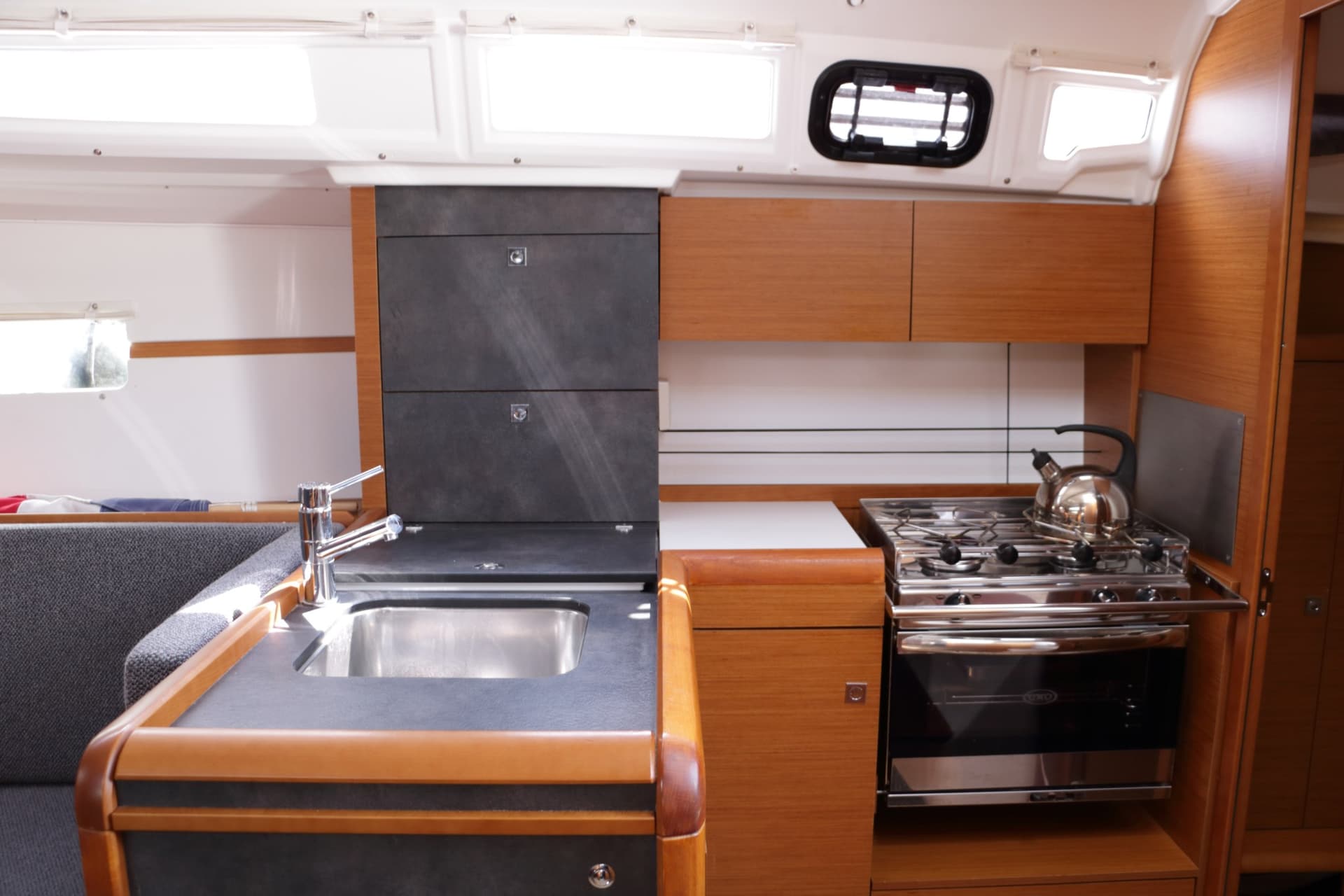 Jeanneau SUN ODYSSEY 349 usato - foto hero 40