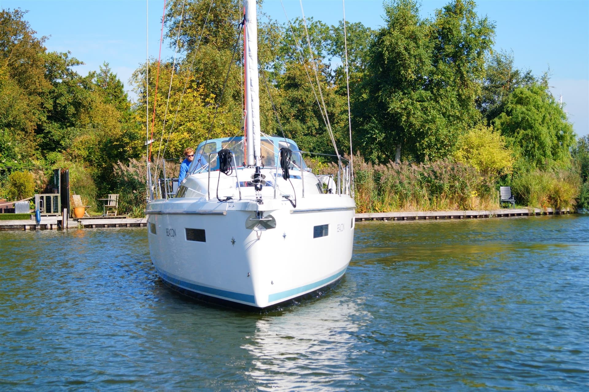 Jeanneau Sun Odyssey 380 - Deck View Jeanneau Sun Odyssey 380 - Deck View