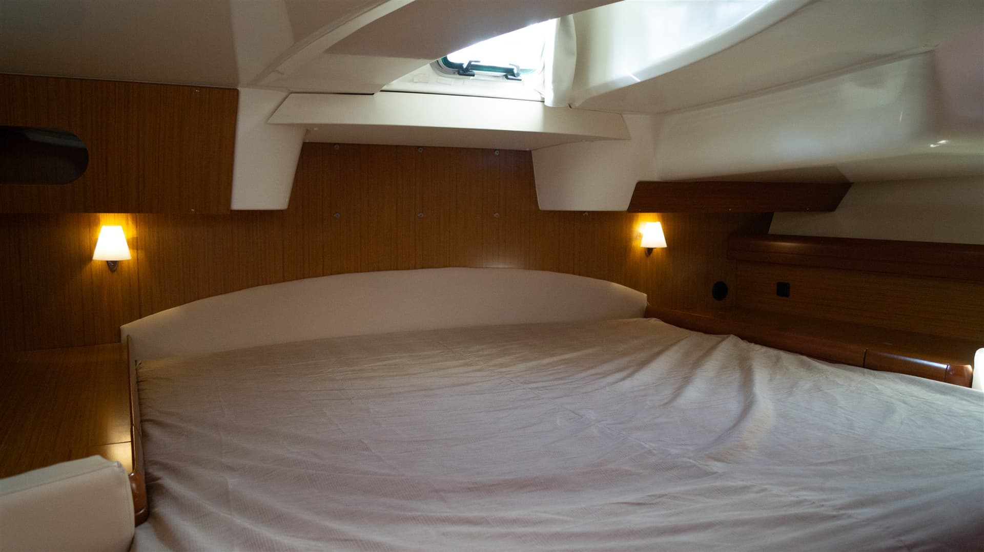 Jeanneau SUN ODYSSEY 42 DS usato - foto hero 64