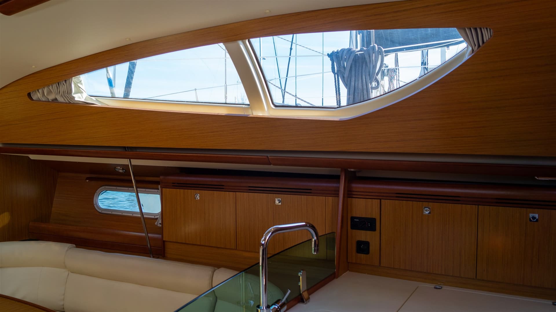 Jeanneau SUN ODYSSEY 42 DS usato - foto hero 46