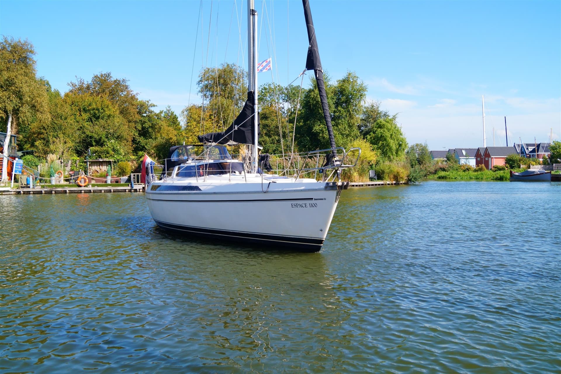 Jeanneau Espace 1100 - Deck View Jeanneau Espace 1100 - Deck View