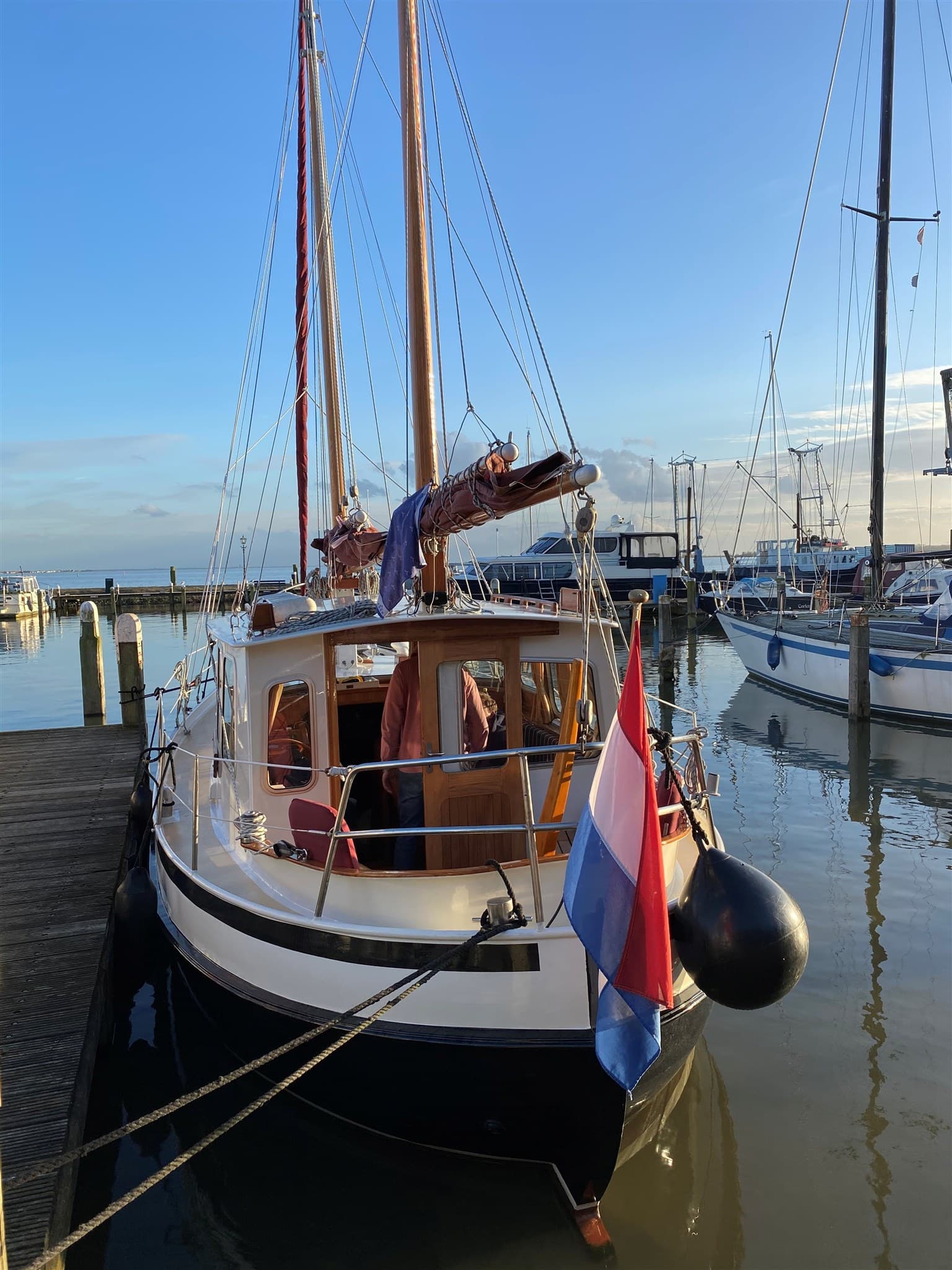 Danish Rose 31 - Deck View Danish Rose 31 - Deck View