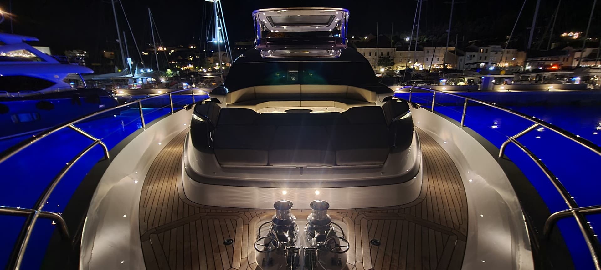 Princess Yachts Y85 - Interior View Princess Yachts Y85 - Interior View