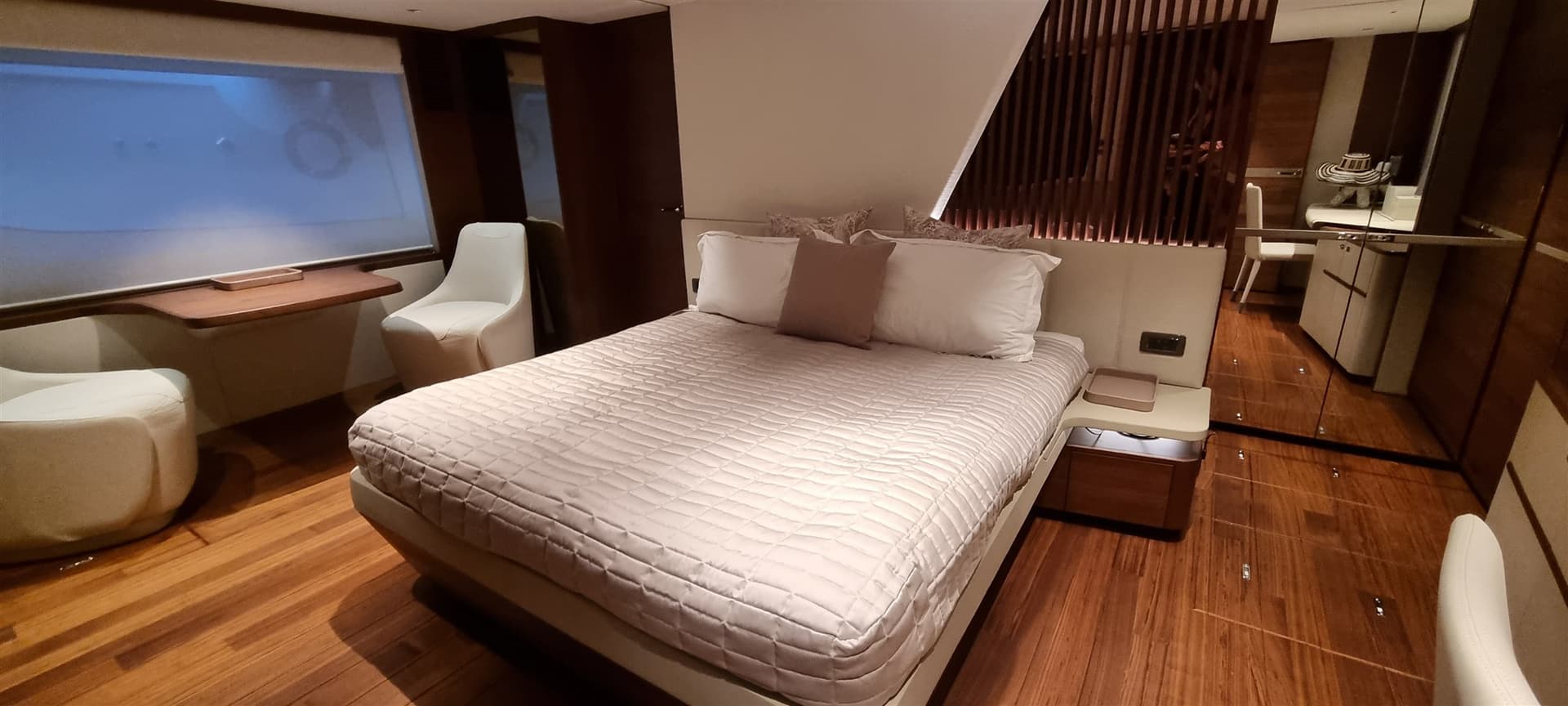 Princess Yachts Y85 usato - foto hero 22