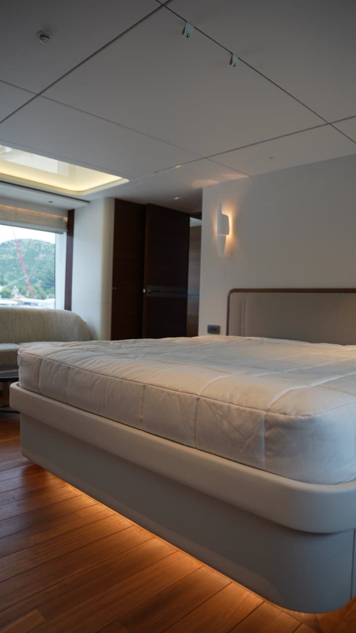 Princess Yachts Y95 usato - foto hero 14