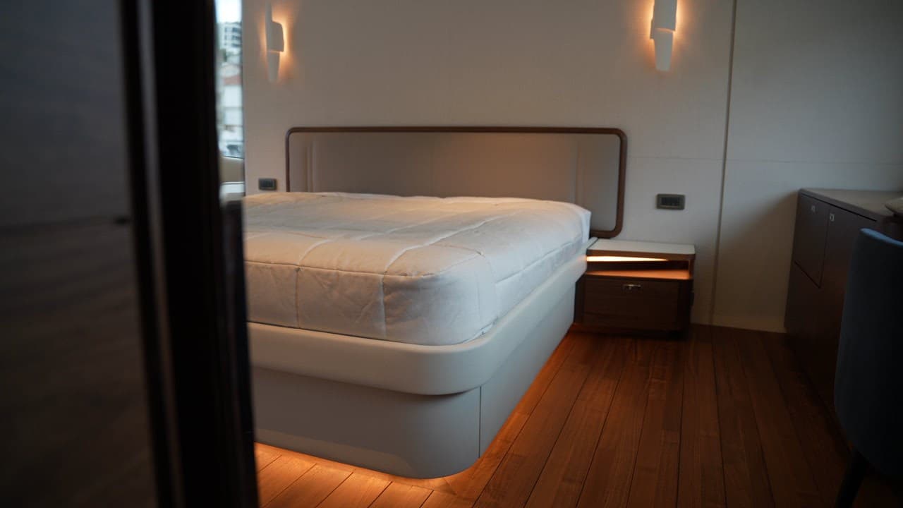 Princess Yachts Y95 usato - foto hero 6