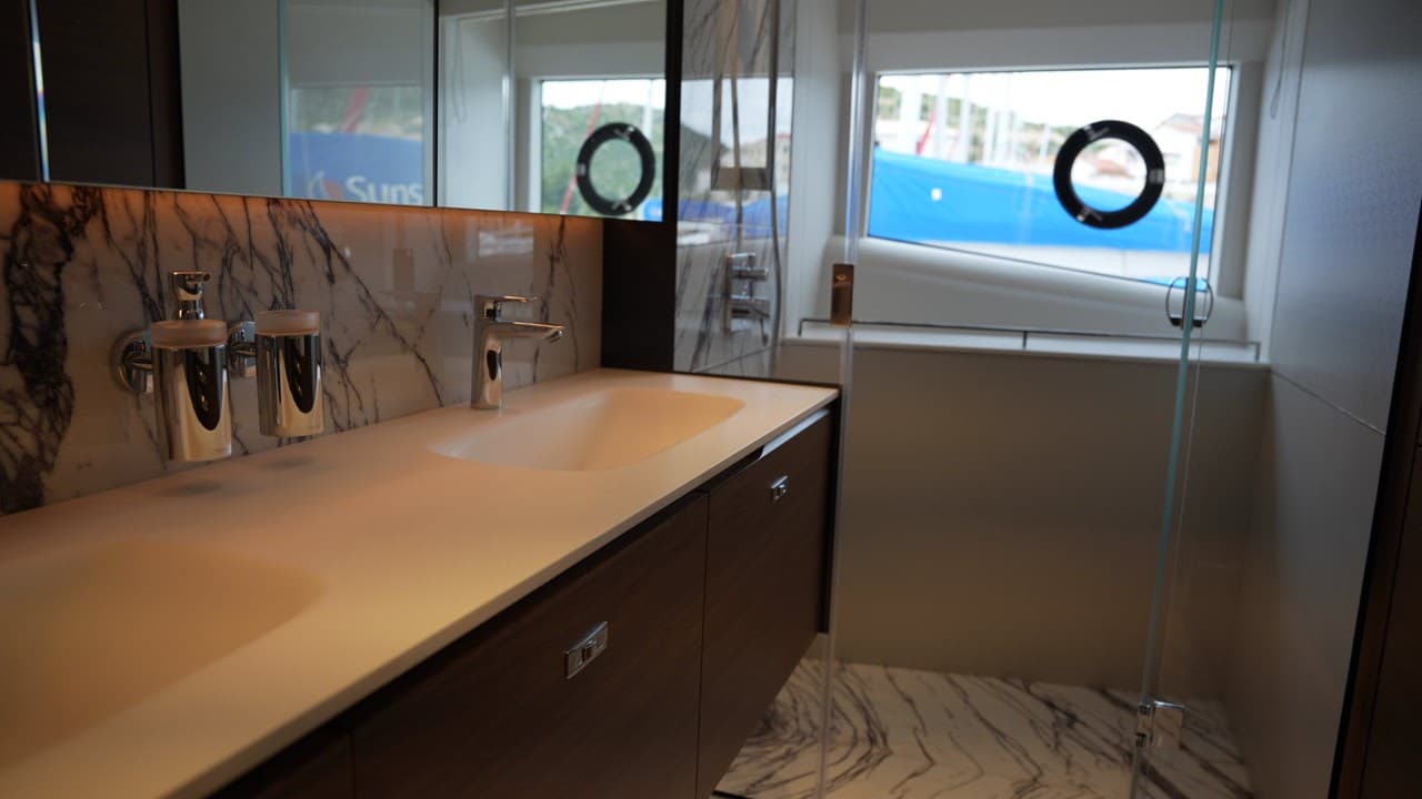 Princess Yachts Y95 usato - foto hero 11