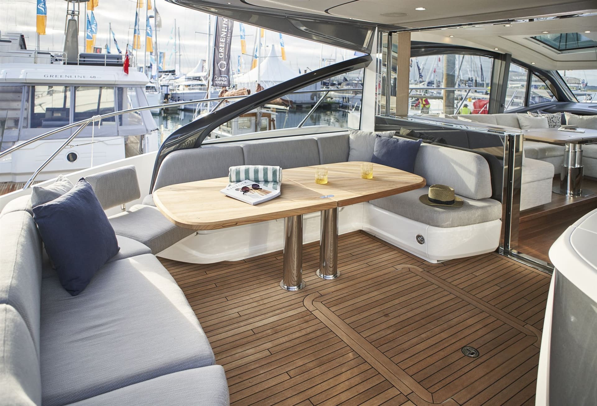 Princess Yachts V55 usato - dettaglio 3