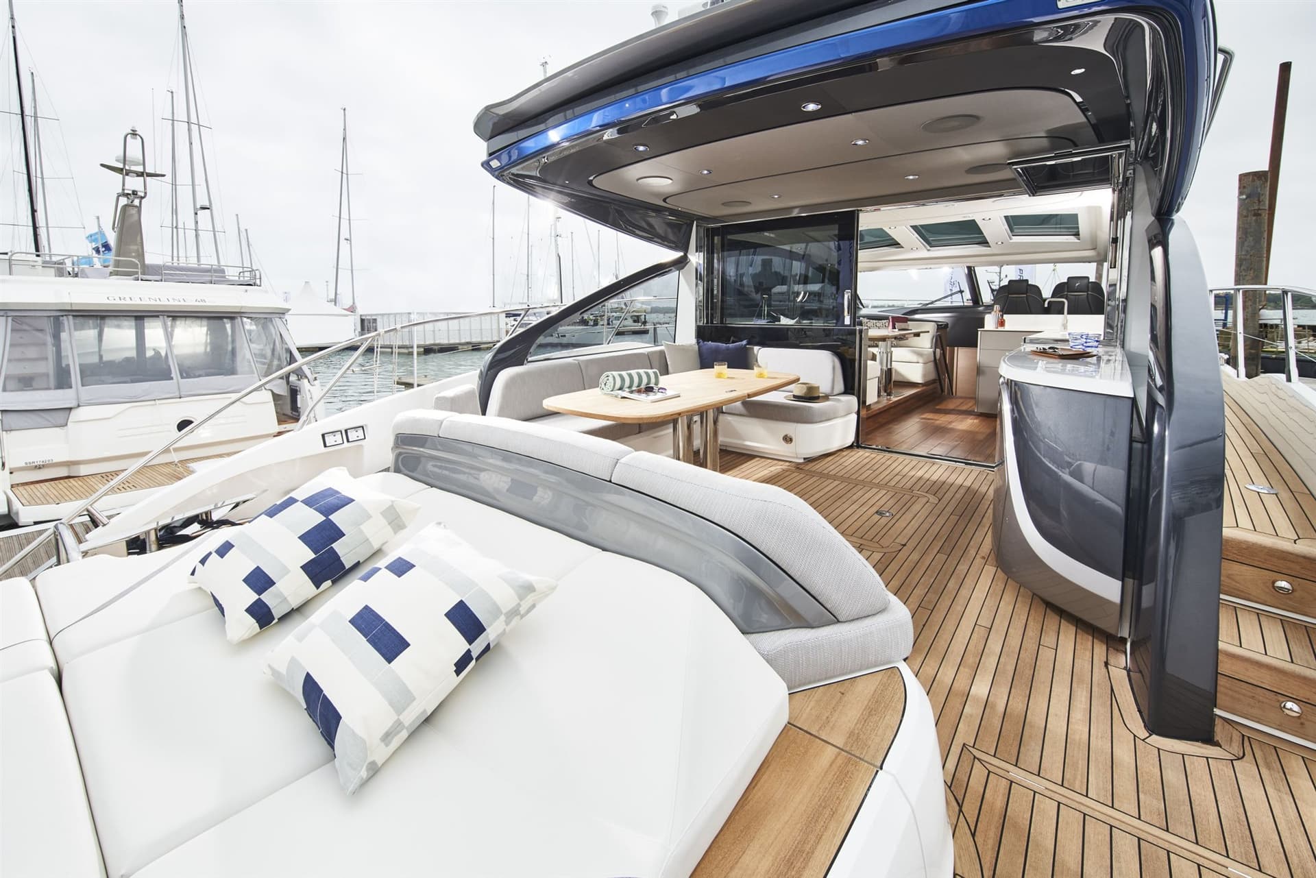 Princess Yachts V55 usato - dettaglio 4