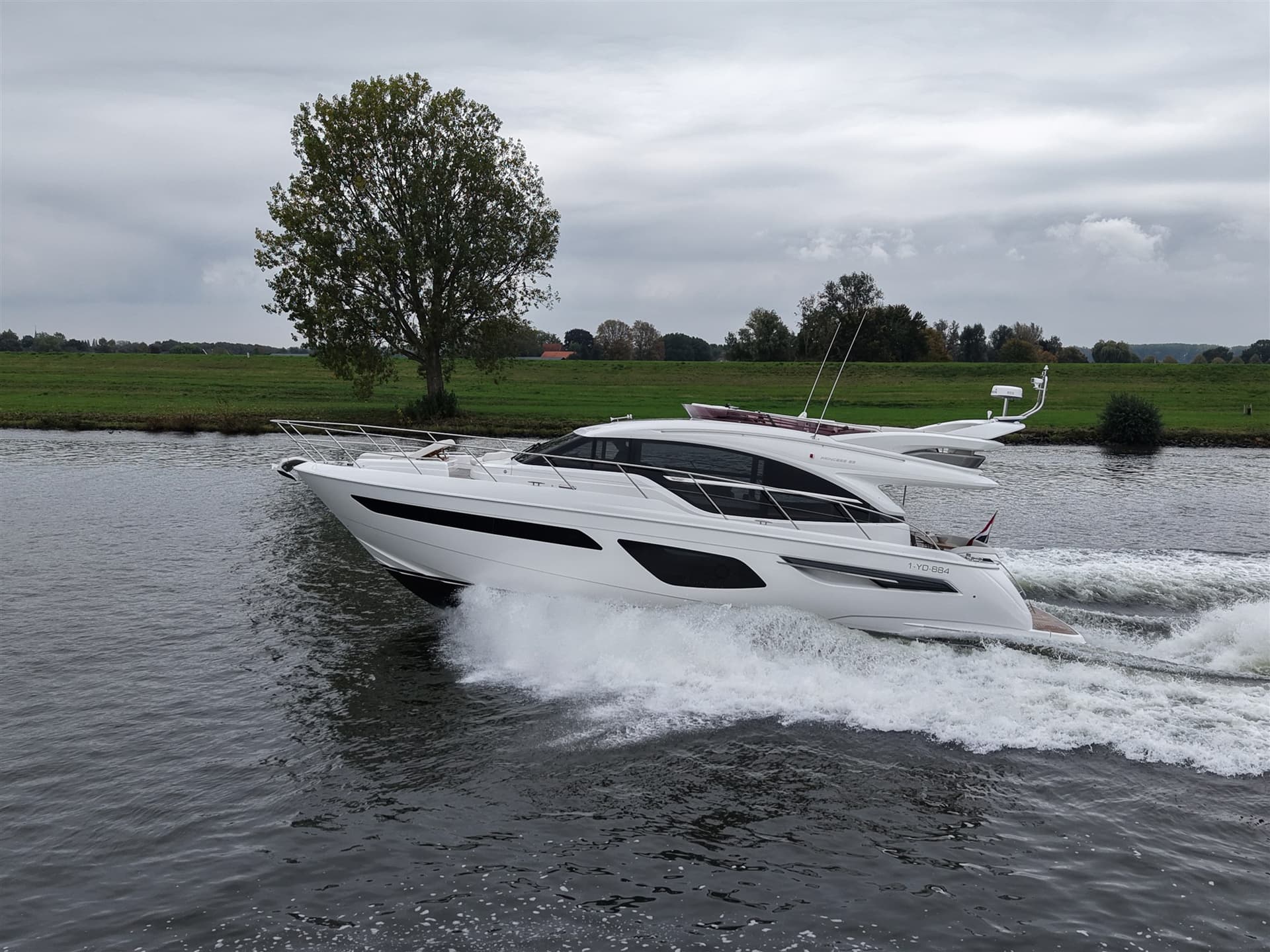 Princess Yachts F55 - Detail View 1 Princess Yachts F55 - Detail View 1