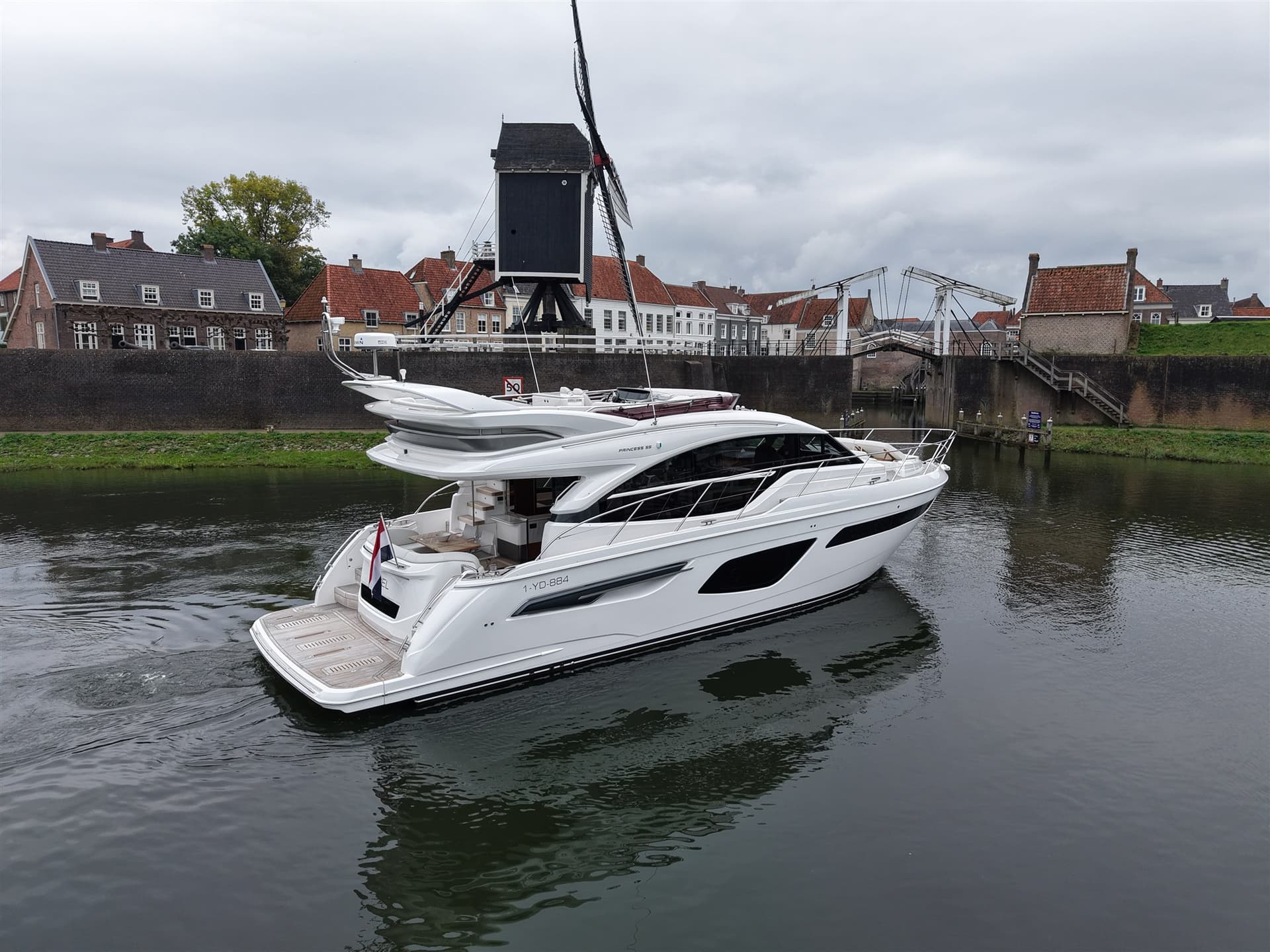 Princess Yachts F55 usato - foto hero 6