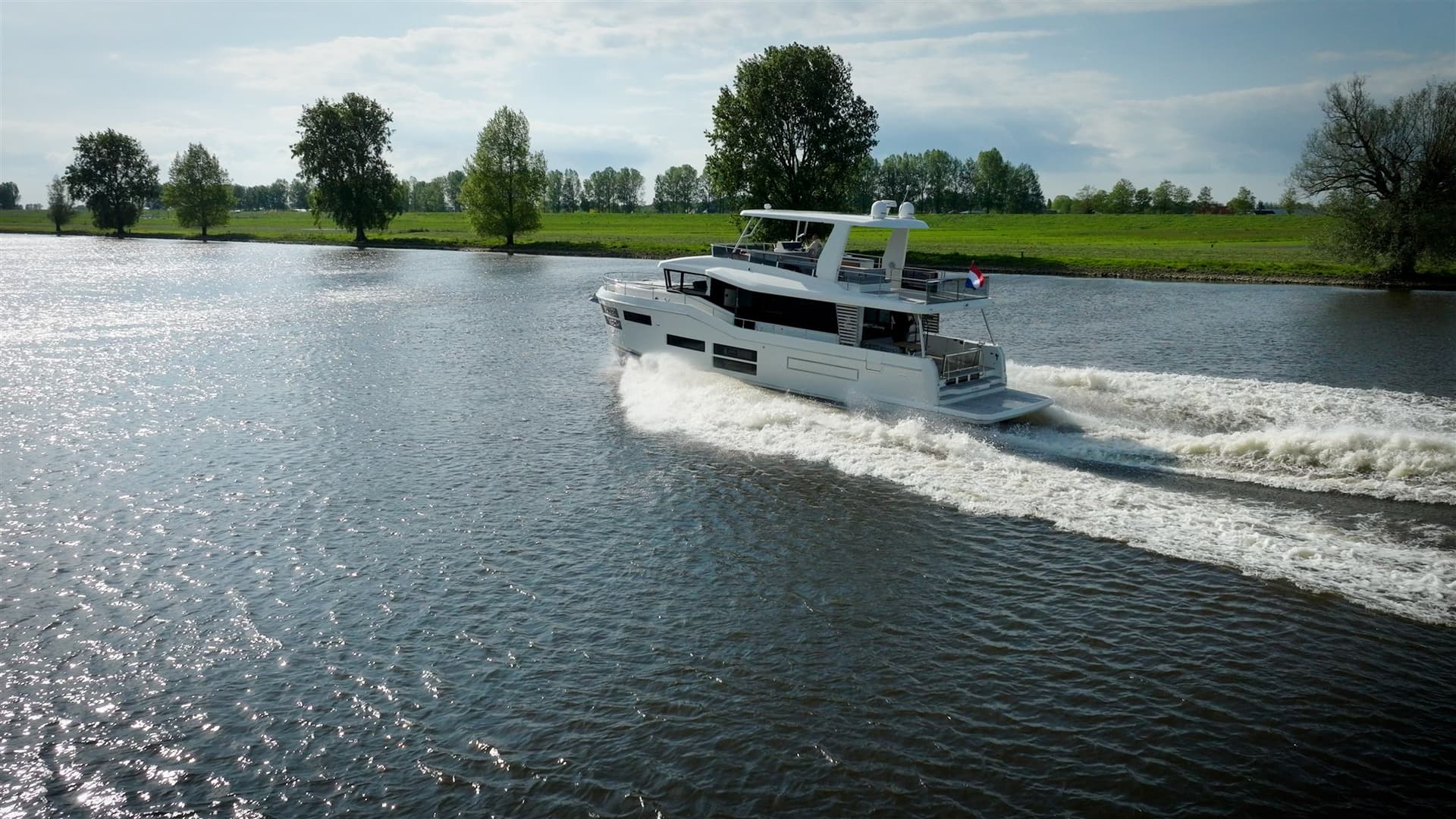 Beneteau Grand Trawler 62 usato - foto hero 3