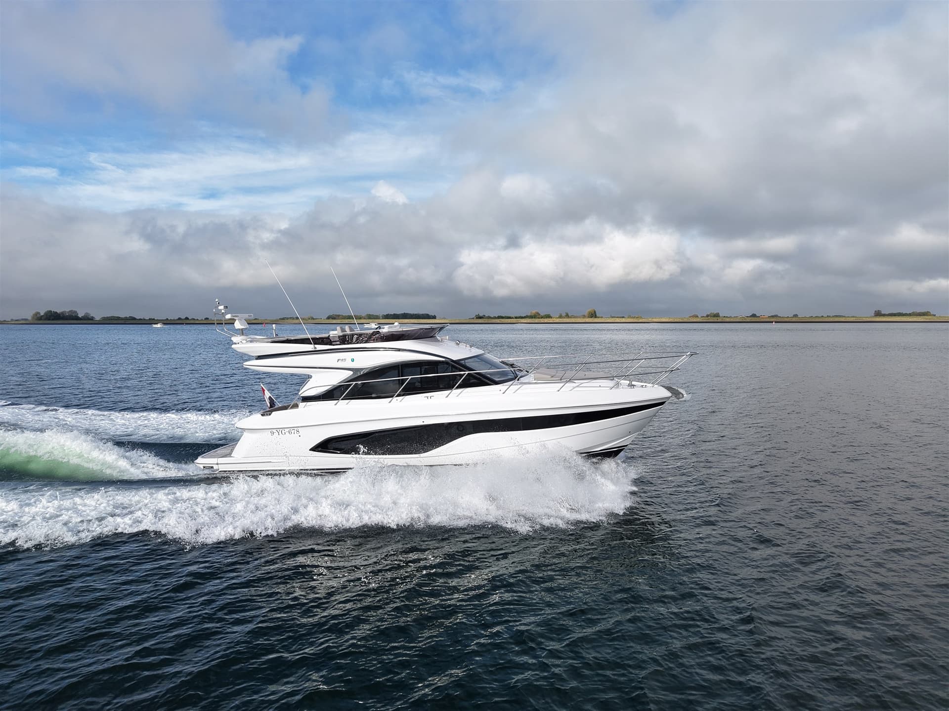 Princess Yachts F45 - Detail View 1 Princess Yachts F45 - Detail View 1