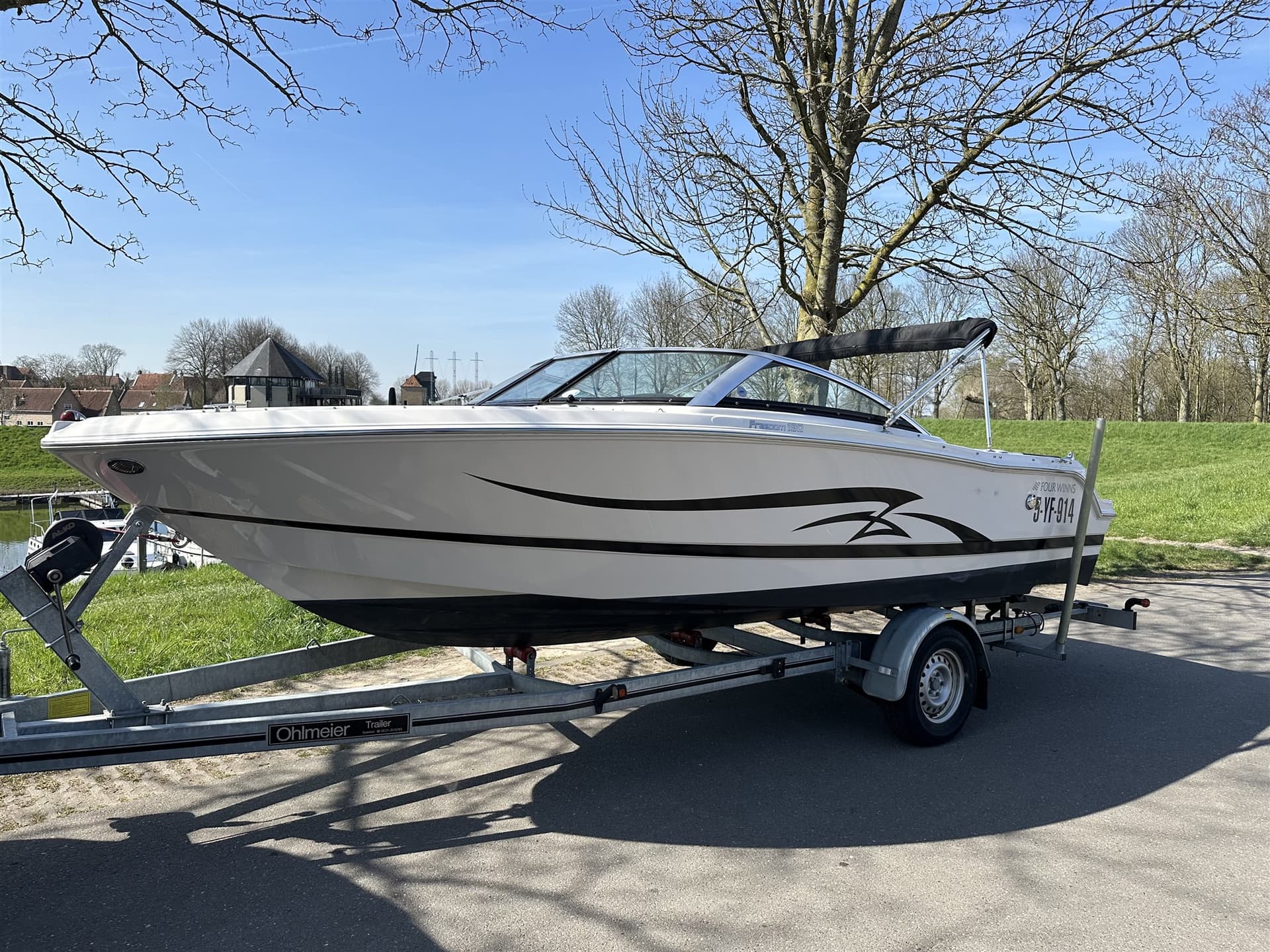 Four Winns 19 Freedom - Detail View 1 Four Winns 19 Freedom - Detail View 1