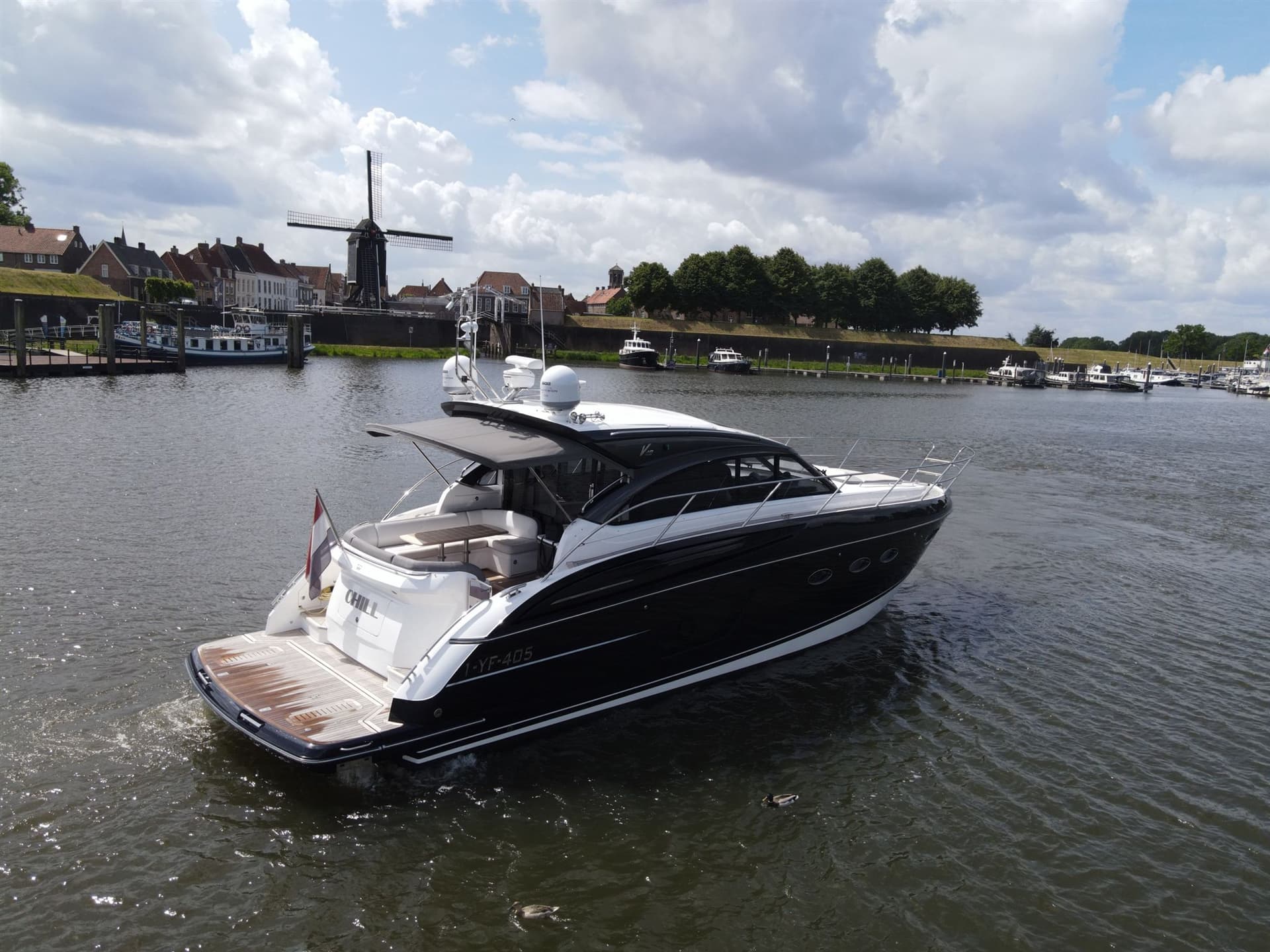 Princess Yachts V 48 - Detail View 1 Princess Yachts V 48 - Detail View 1